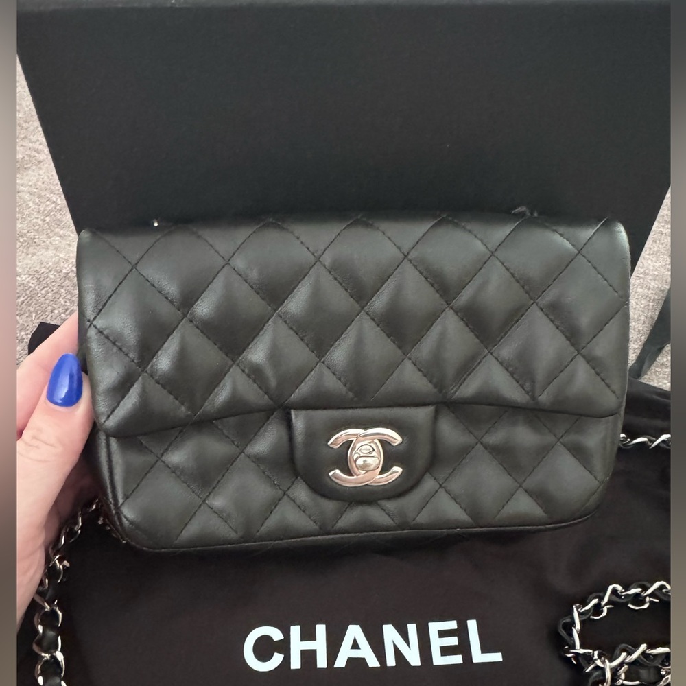 CHANEL Black Quilted Valentine editionLambskin Shoulder Bag with Silver Hardware - Picture 3 of 13